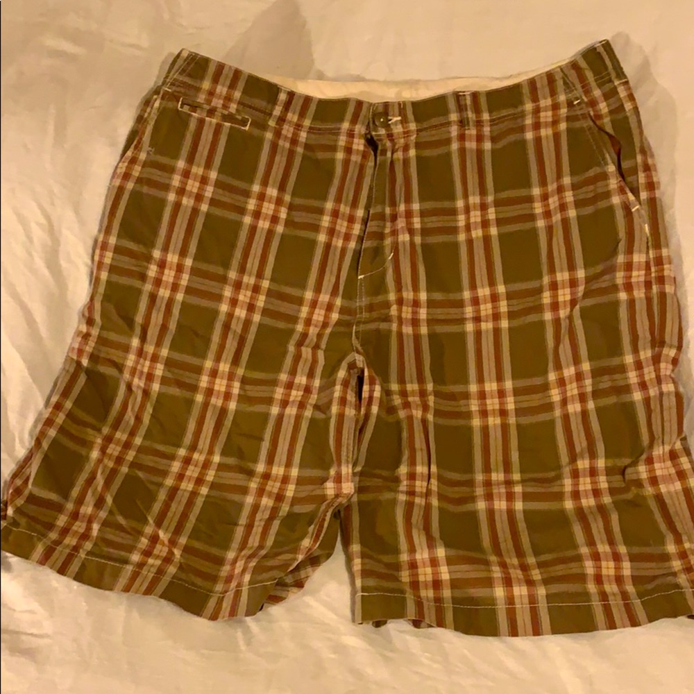 No Boundaries plaid shorts